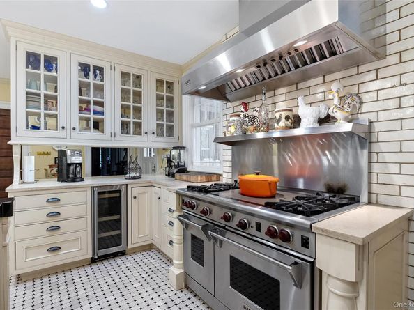 127 #1 Beverly Road, Douglaston NY 11363