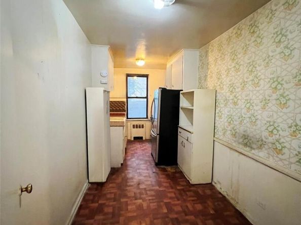 745 E 231 Street 1F, Bronx NY 10466