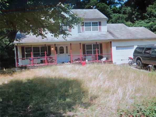 2 Ord Court, Middle Island NY 11953