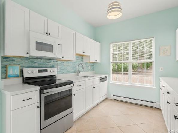 12 Joyces Way, Bay Shore NY 11706
