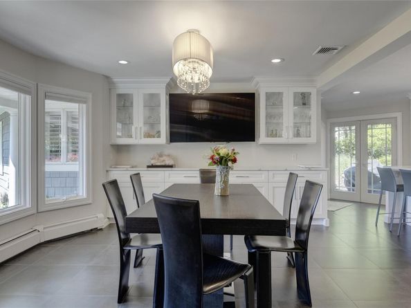 1 Anvil Court, Dix Hills NY 11746