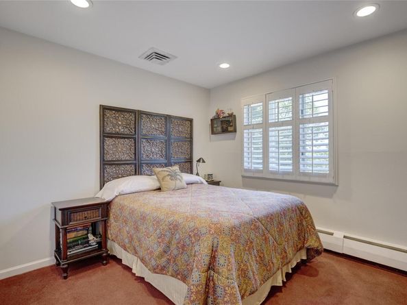 1 Anvil Court, Dix Hills NY 11746