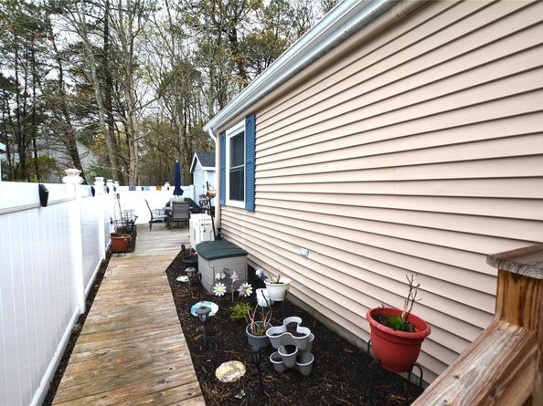 77 Village Circle W, Manorville NY 11949