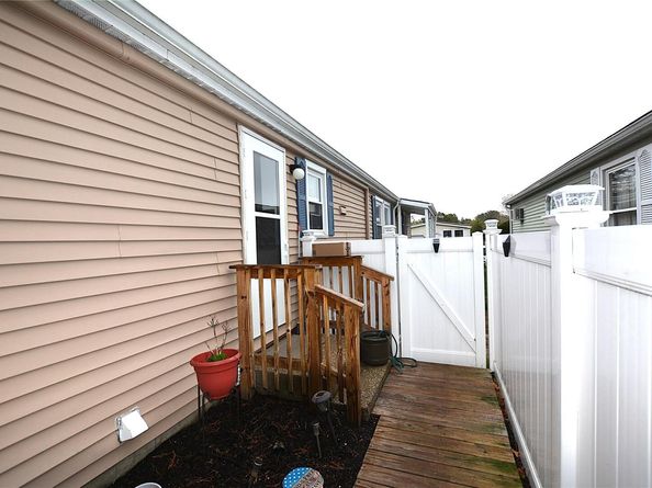 77 Village Circle W, Manorville NY 11949