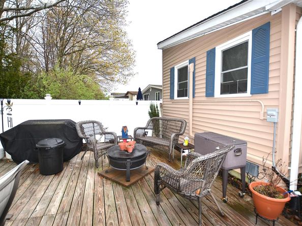 77 Village Circle W, Manorville NY 11949