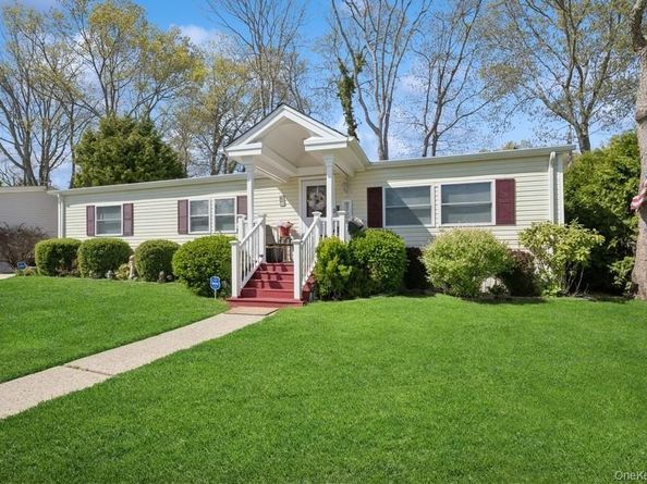 Unit 364 Pondwood 1661 Old Country Road Road, Riverhead NY 11901