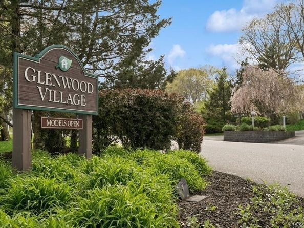 Unit 364 Pondwood 1661 Old Country Road Road, Riverhead NY 11901