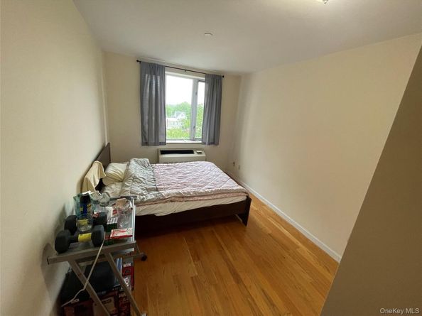 63-14 queens Boulevard 6B, Woodside NY 11377