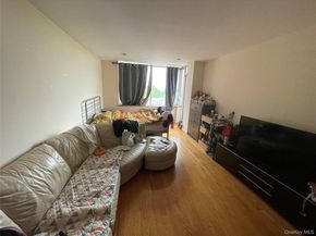 63-14 queens Boulevard 6B, Woodside NY 11377