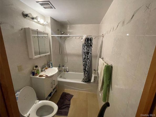 63-14 queens Boulevard 6B, Woodside NY 11377