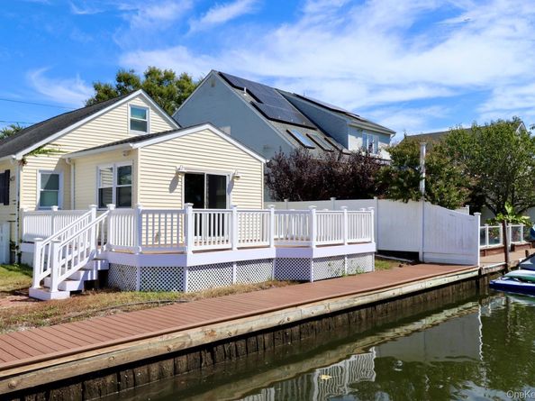 803 S Fifth Street, Lindenhurst NY 11757