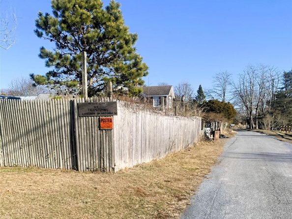 12 Pleasant Avenue Avenue, Westhampton NY 11977