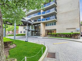 6636 Yellowstone Boulevard 6E, Forest Hills NY 11375