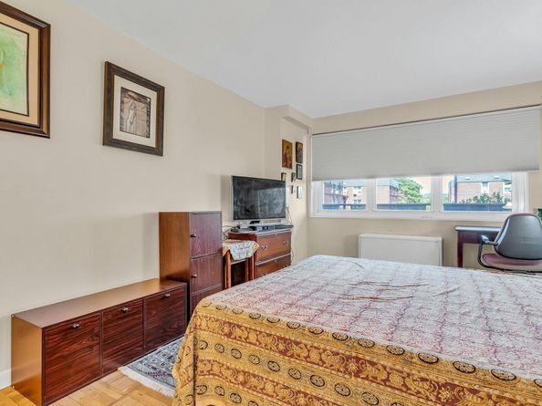 6636 Yellowstone Boulevard 6E, Forest Hills NY 11375