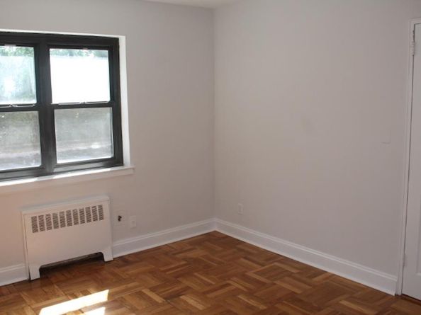 51 White Oak 1H, New Rochelle NY 10801