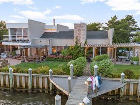 45 Shore Drive S, Copiague NY 11726