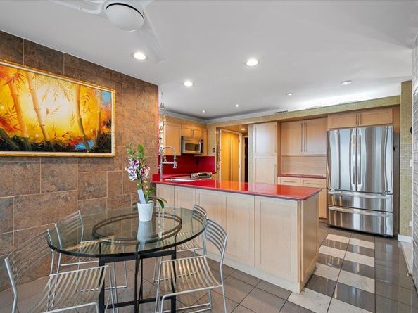 45 Shore Drive S, Copiague NY 11726
