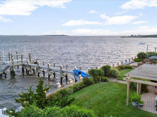 45 Shore Drive S, Copiague NY 11726
