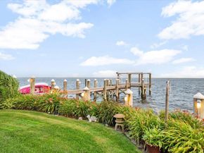 45 Shore Drive S, Copiague NY 11726