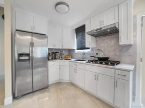 7-11 123, College Point NY 11356