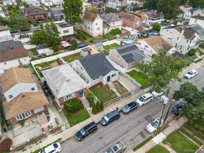 7-11 123, College Point NY 11356