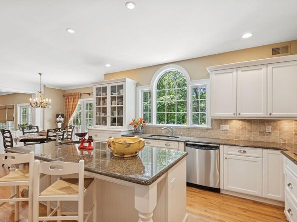 7 Highwood Road, Setauket NY 11733