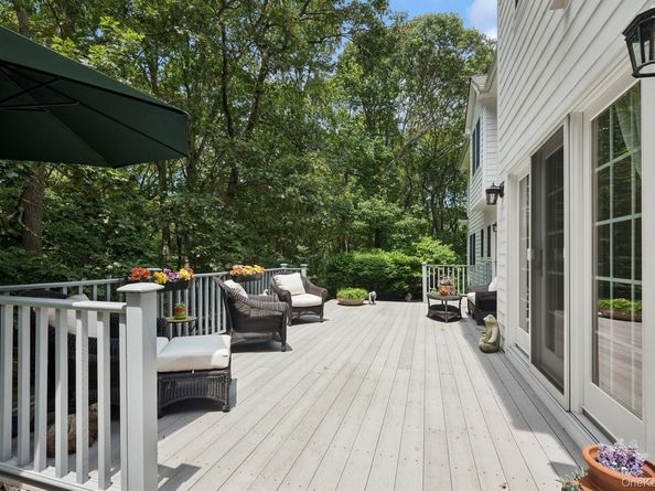 7 Highwood Road, Setauket NY 11733