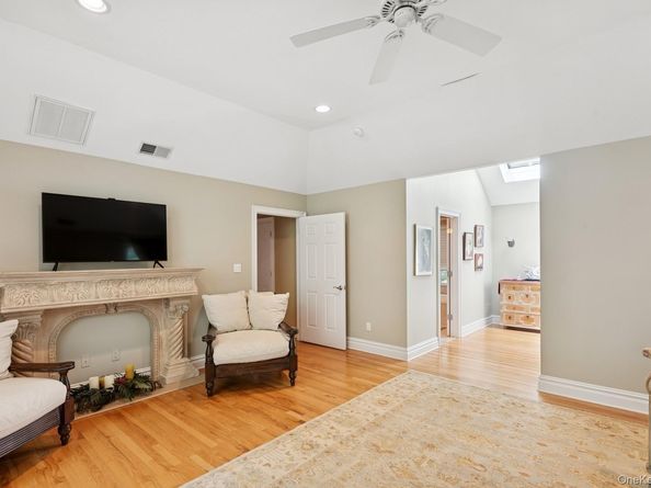 7 Highwood Road, Setauket NY 11733
