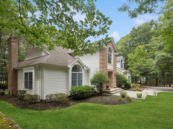 7 Highwood Road, Setauket NY 11733