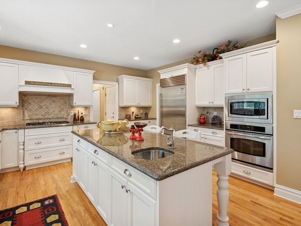 7 Highwood Road, Setauket NY 11733