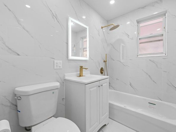2819 Schurz Avenue, Bronx NY 10465
