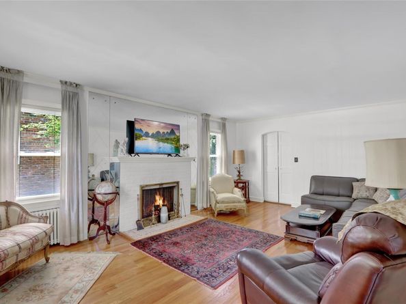 8 Plymouth Road, Great Neck NY 11023