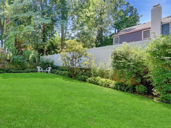 8 Plymouth Road, Great Neck NY 11023