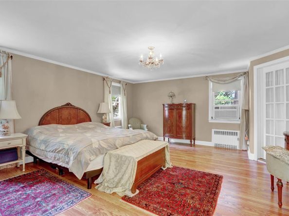 8 Plymouth Road, Great Neck NY 11023