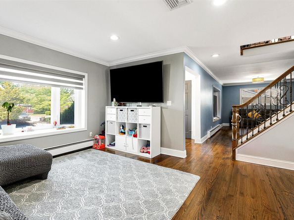 3 Grant Avenue, Albertson NY 11507