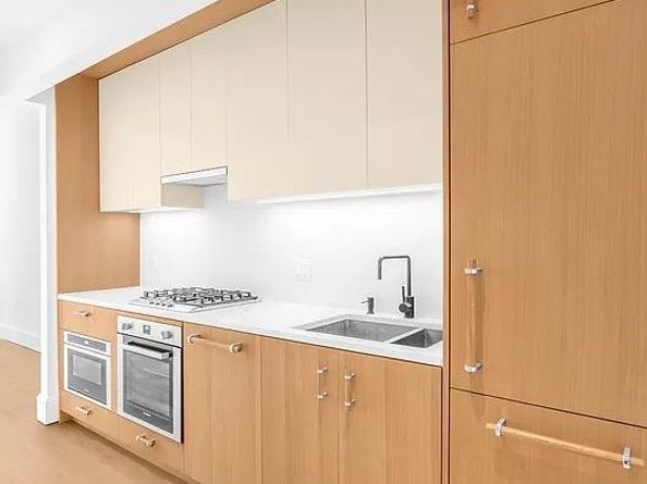2218 Jackson Avenue 304, Long Island City NY 11101