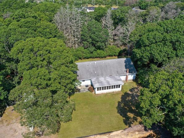 77 Montauk Highway, Westhampton NY 11977