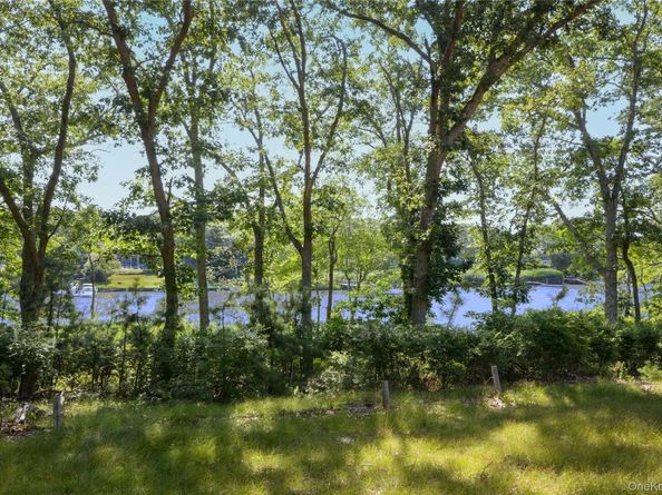 77 Montauk Highway, Westhampton NY 11977