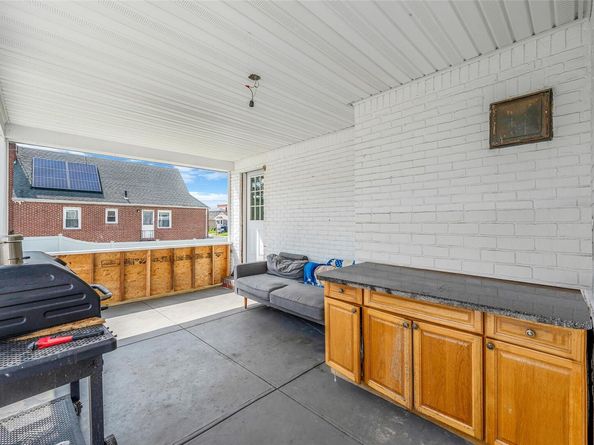 16 Felton Avenue, Valley Stream NY 11580