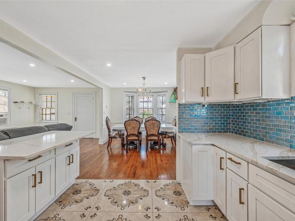 16 Felton Avenue, Valley Stream NY 11580