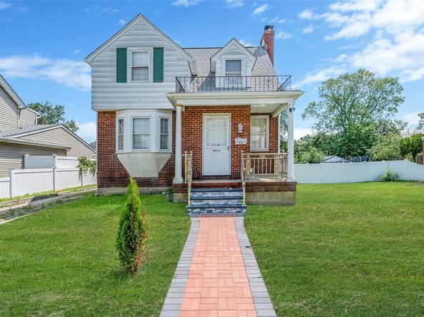 16 Felton Avenue, Valley Stream NY 11580