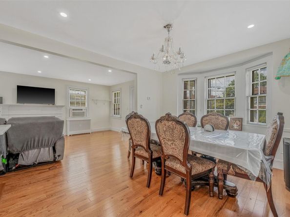 16 Felton Avenue, Valley Stream NY 11580