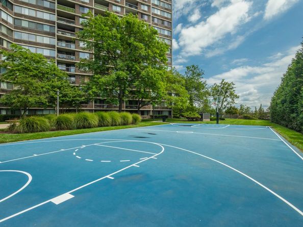 2 Bay Club Drive 14R, Bayside NY 11360