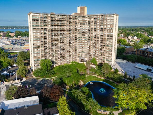 2 Bay Club Drive 14R, Bayside NY 11360