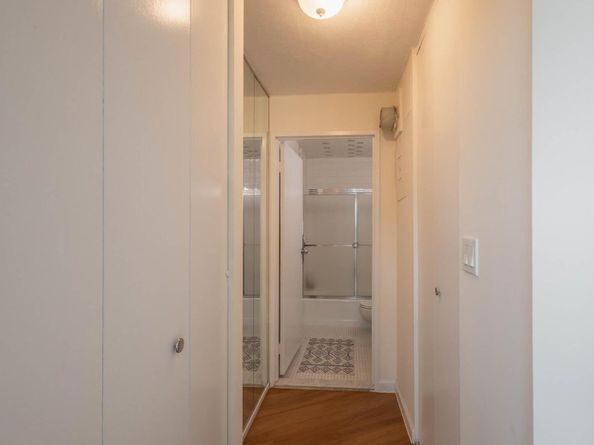 2 Bay Club Drive 14R, Bayside NY 11360