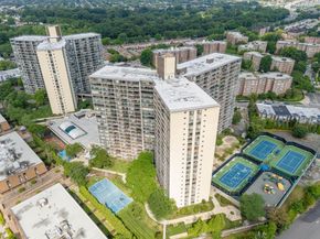 2 Bay Club Drive 14R, Bayside NY 11360