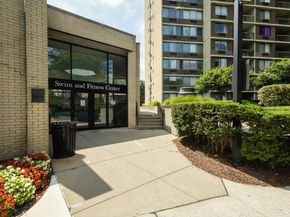 2 Bay Club Drive 14R, Bayside NY 11360