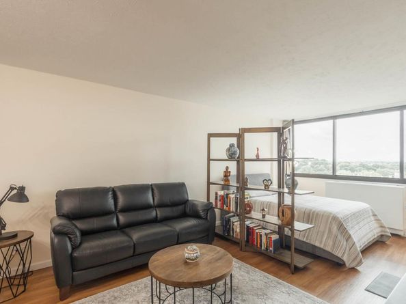 2 Bay Club Drive 14R, Bayside NY 11360