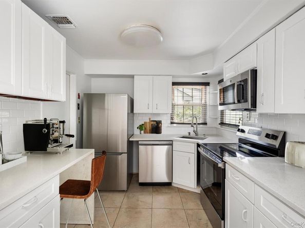 202 Gibson Boulevard, Valley Stream NY 11581