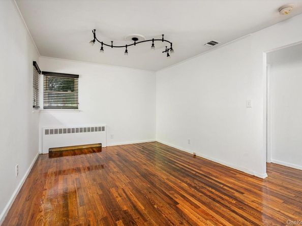 202 Gibson Boulevard, Valley Stream NY 11581